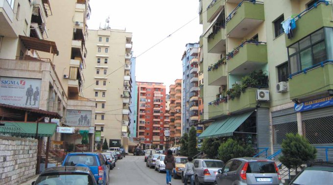 Rregulla te reja per ndertuesit e pallateve- Kontrate sigurimi 10 vjecare me bleresit